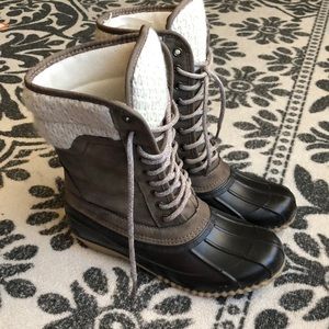 Warm and fashionable “etc!” snow boots